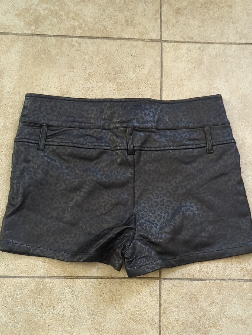 Ramisu Black Leopard-Print High-Waist Faux Leather Shorts with Zip Details - Picture 6 of 11